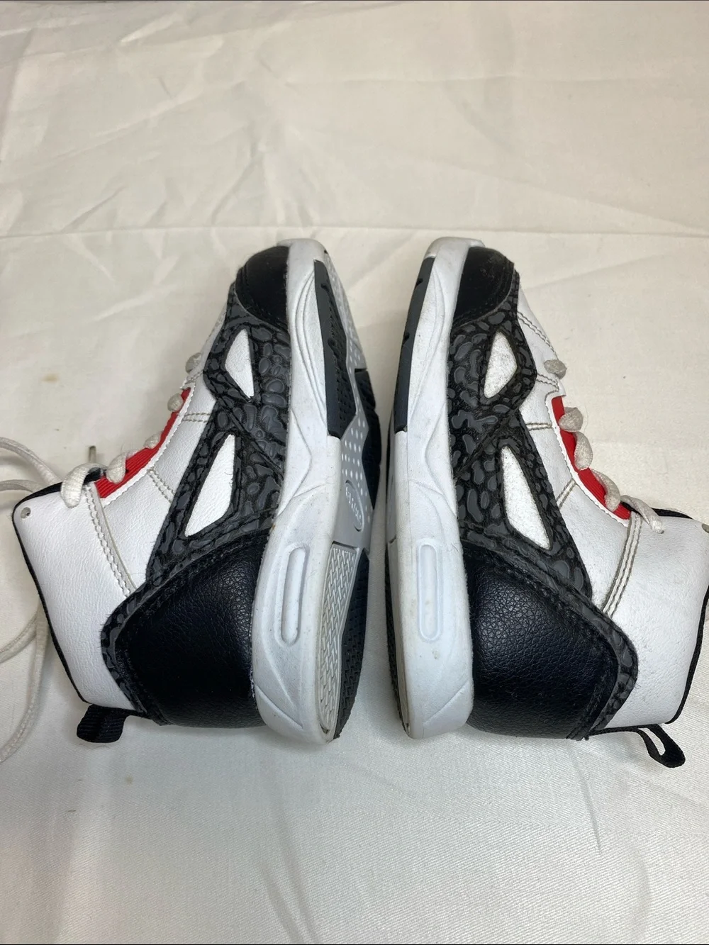 Shaq Whistle White  Youth Basketball Shoes/ Sneakers Kids Size 8